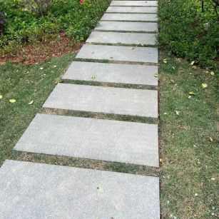 保山 芝麻黑小区踏步、汀步石铺装效果