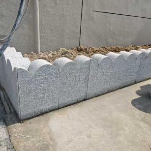 保山 芝麻白花岗岩花边石铺装效果图