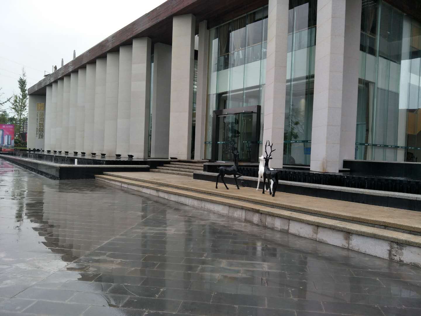 保山芝麻白花岗岩在建筑上的应用