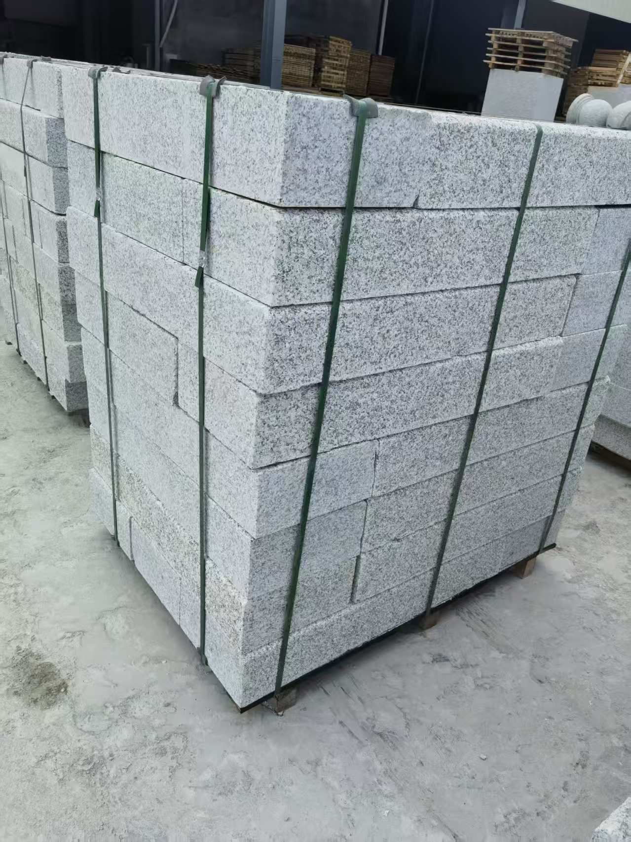 保山 芙蓉白火烧两面路沿石