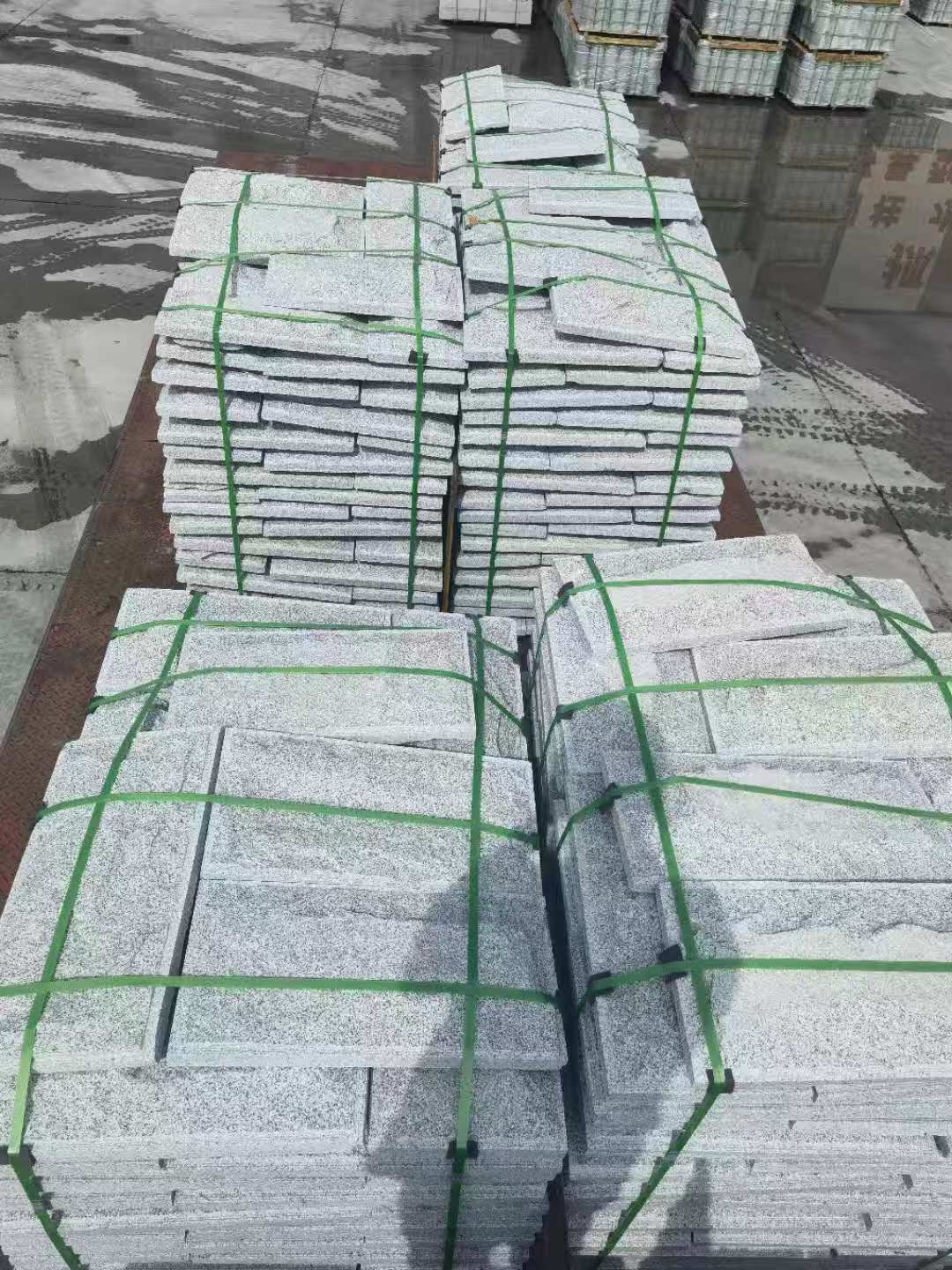 保山 芝麻白蘑菇石装车出货