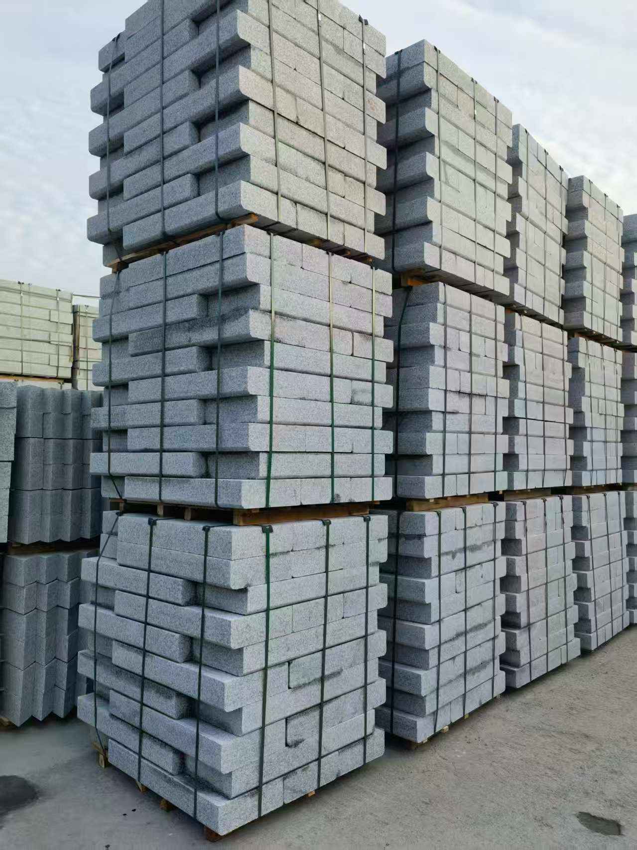 保山 路沿石（路侧石），颜色一致，尺寸标准