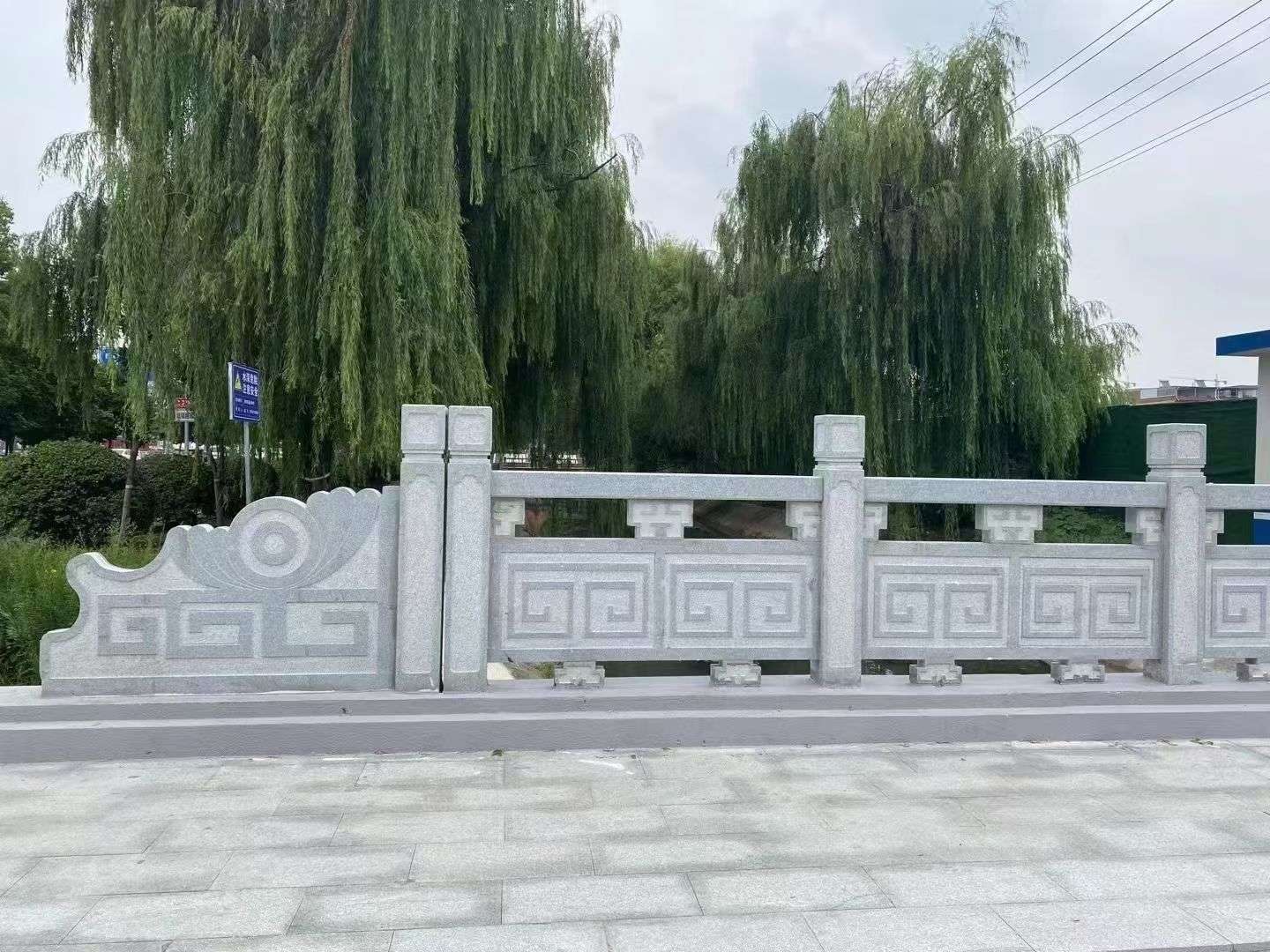 保山 芝麻灰桥栏杆、河道栏杆安装效果